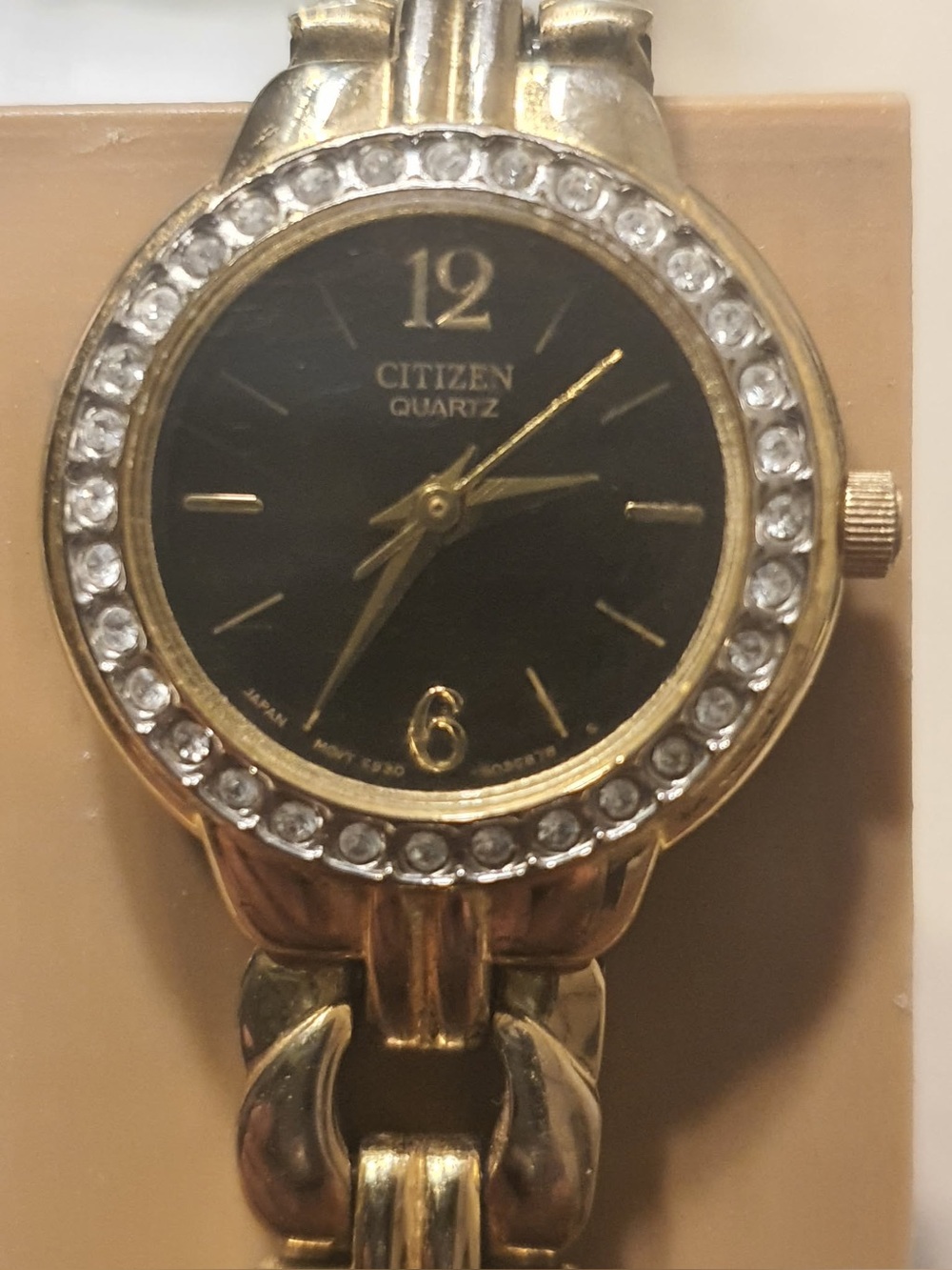 Vtg Citizen Quartz Goldtone/Black Rhinestone Women's Watch